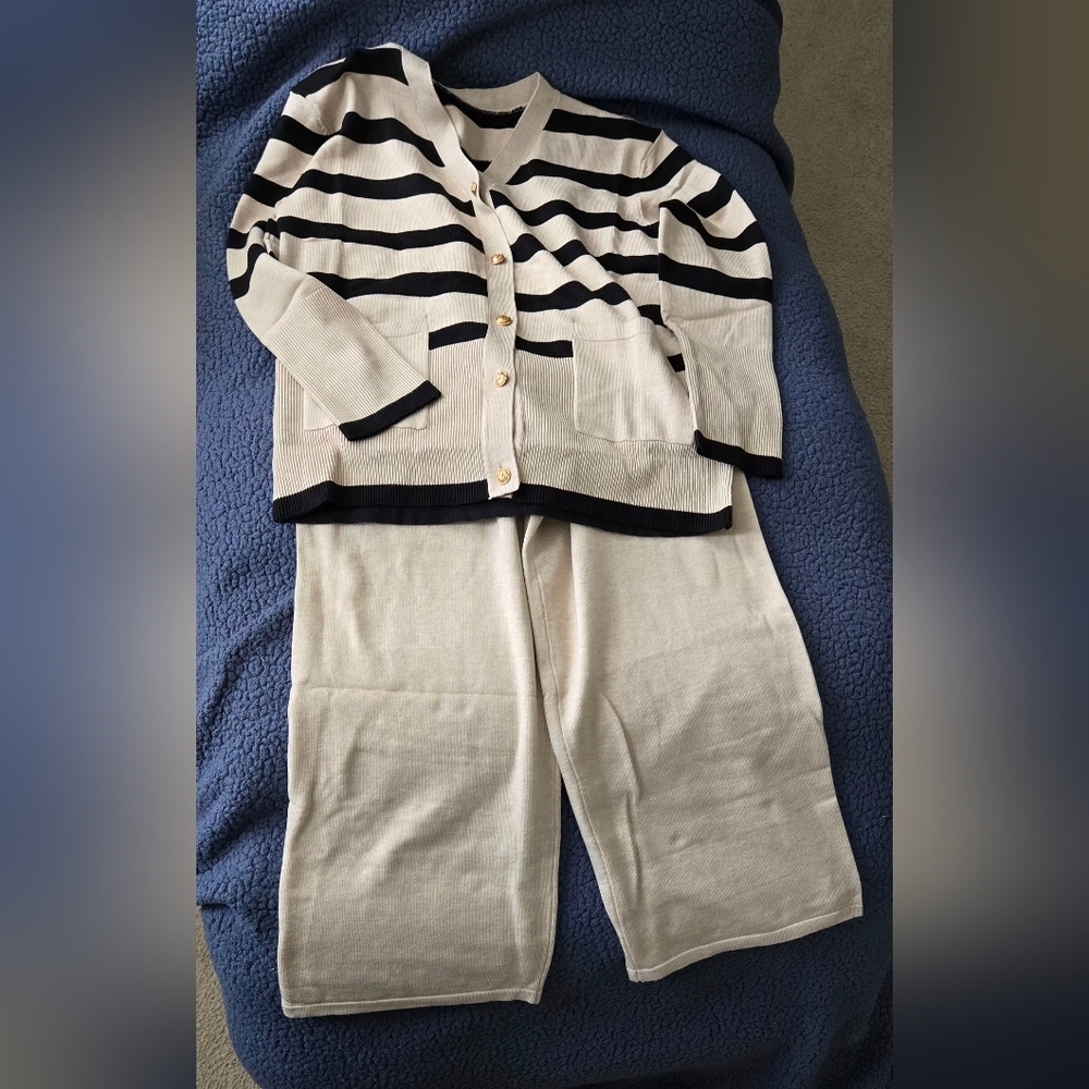 Viottiset  2 Piece Outfit/Lounge Wear #1206 NWOT - Picture 2 of 13